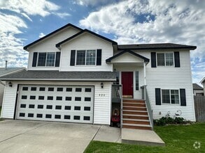 Building Photo - 4BR/3BA Medical Lake House!