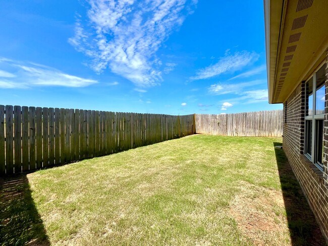 Building Photo - 313 Princess Place