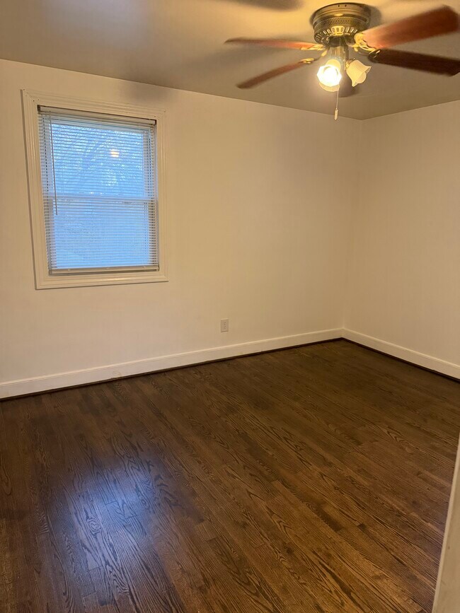 Building Photo - 705 Chandler Ave