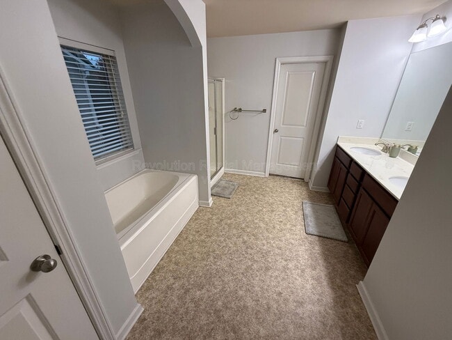 Building Photo - 5059 Saphire Ct