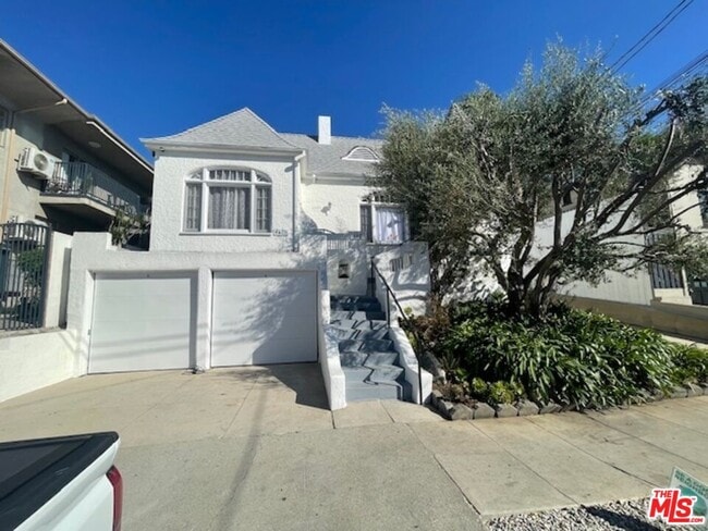 Primary Photo - 642 1/2 Maltman Ave