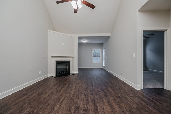 Building Photo - 950 Erika Ln