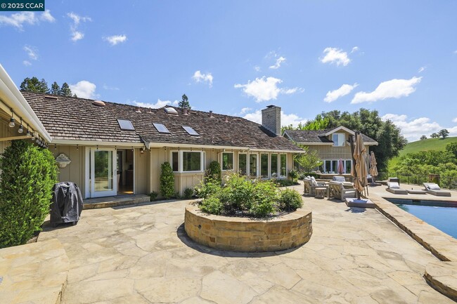 Building Photo - 18 Emmons Canyon Ct