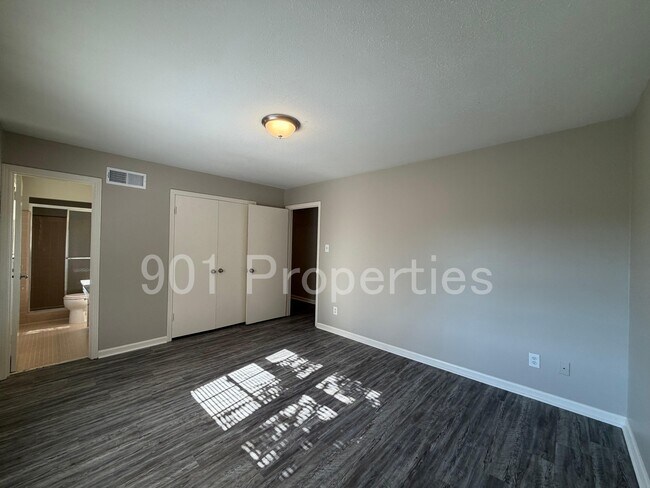 Building Photo - 2658 Galaxie St