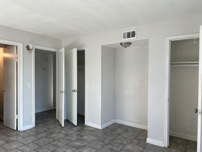 Building Photo - 2107 NW 38th St