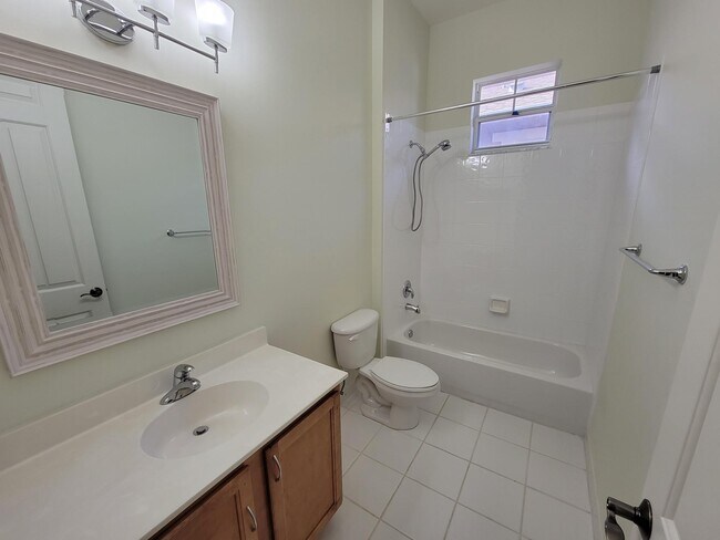 Building Photo - 685 Pacific Grove Dr