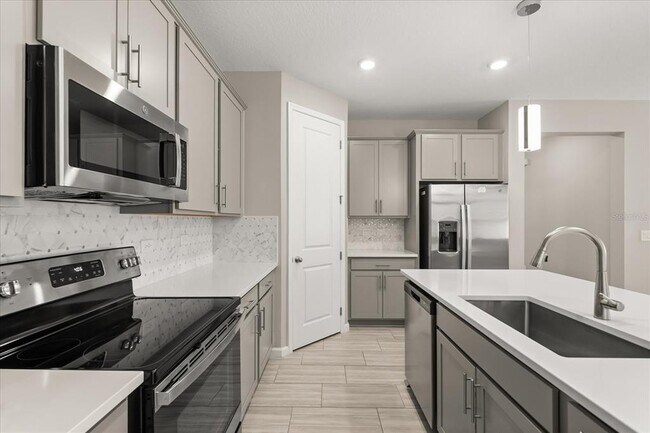 Building Photo - 4028 Southern Vis Lp