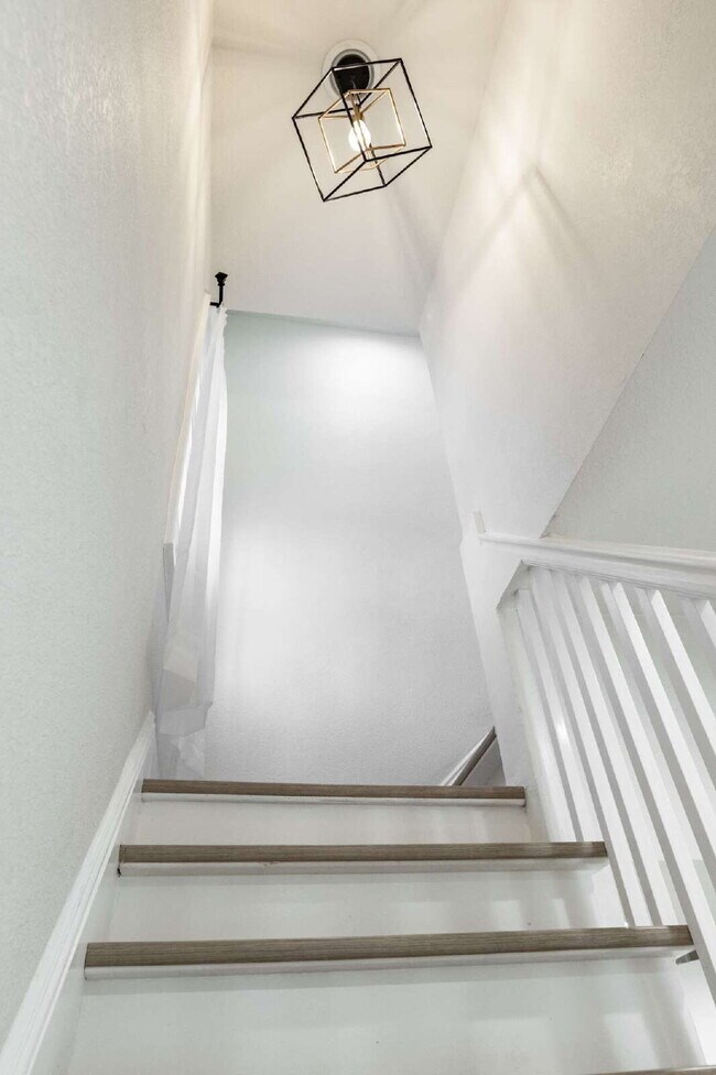Building Photo - "COMING SOON" Stunning Remodeled Patio Hom...
