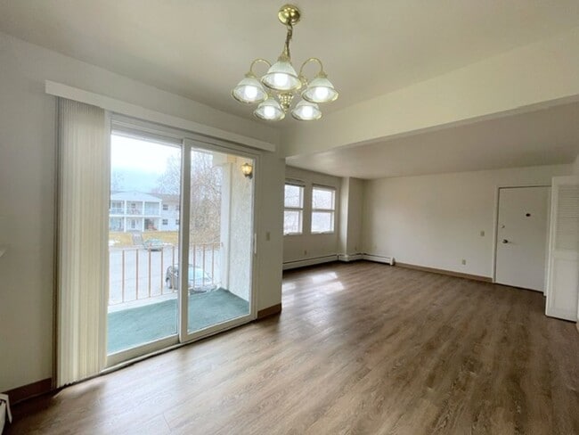 Building Photo - 3909 Malaspina Cir