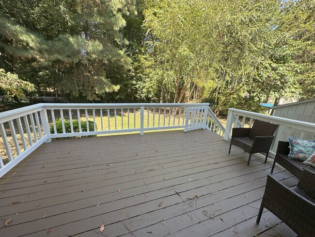 Building Photo - 4 Bed 2.5 Bath 2 Car Garage Colonial Chesterfield/Deer Run Area