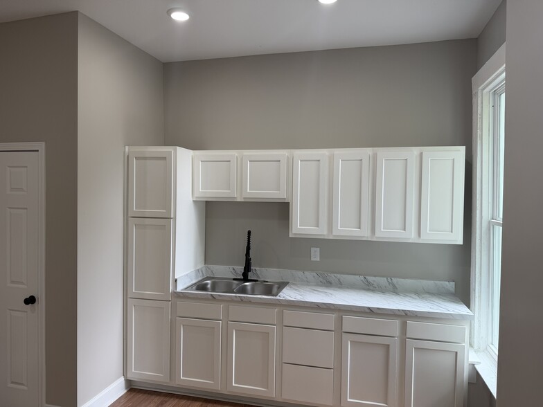Building Photo - 3834 Southern Pky