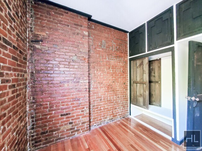 Building Photo - EAST 13 STREET