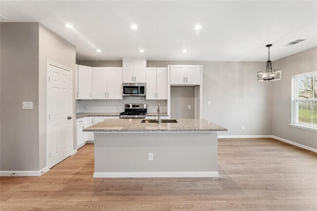 Building Photo - 5221 Groveton St