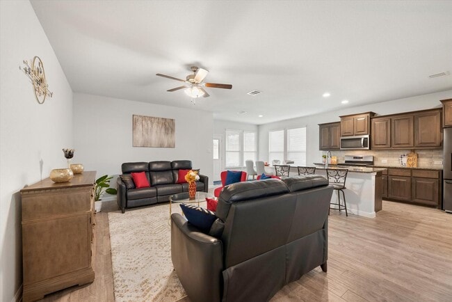 Building Photo - 305 Running Water Trail