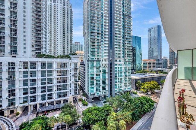 Building Photo - 1100 S Miami Ave