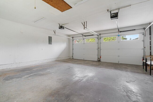 Building Photo - 5401 93rd Pl SW