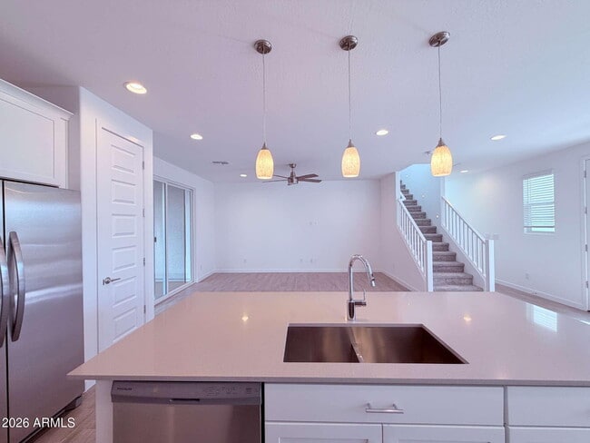 Building Photo - 10126 E Ulysses Ave