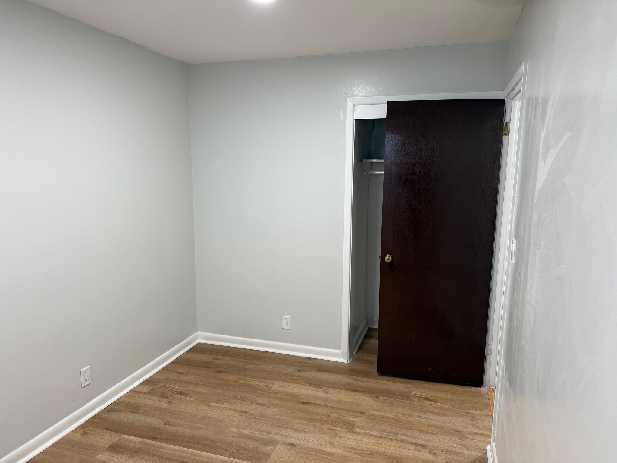 Building Photo - 93 Clunie Ave