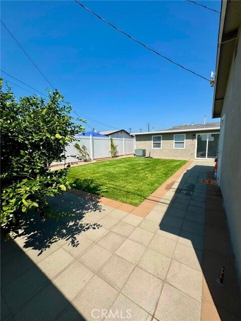 Building Photo - 1065 S Prospero Dr