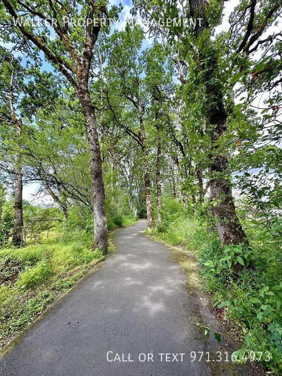 Building Photo - 1000 E Rork Ct