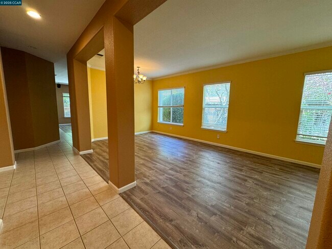 Building Photo - 1174 Krona Ln