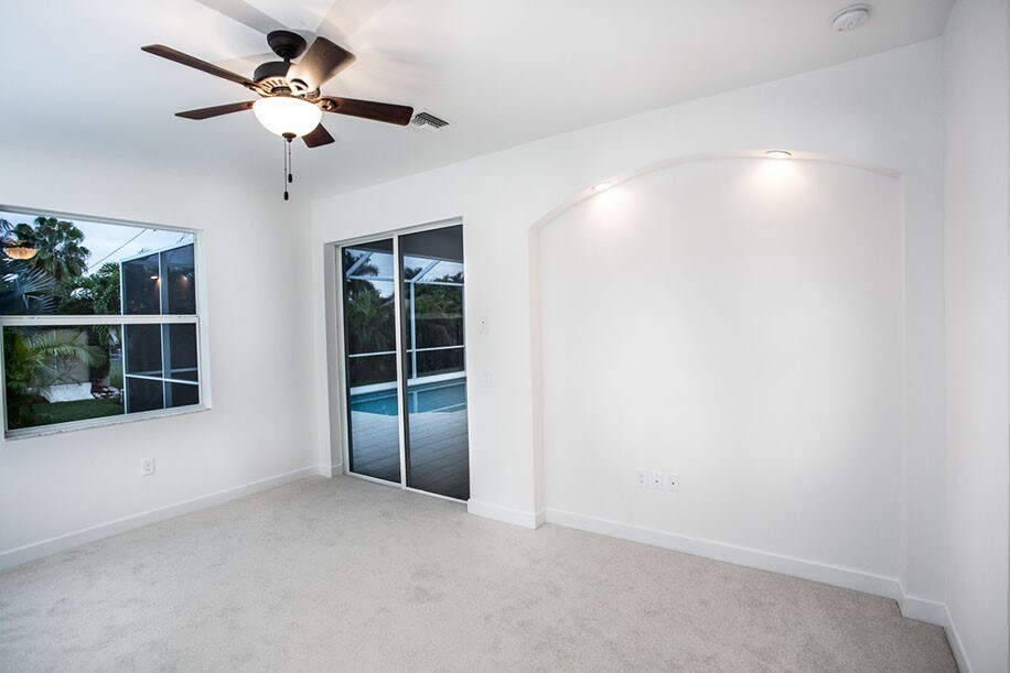 Building Photo - 5224 SW 27th Pl