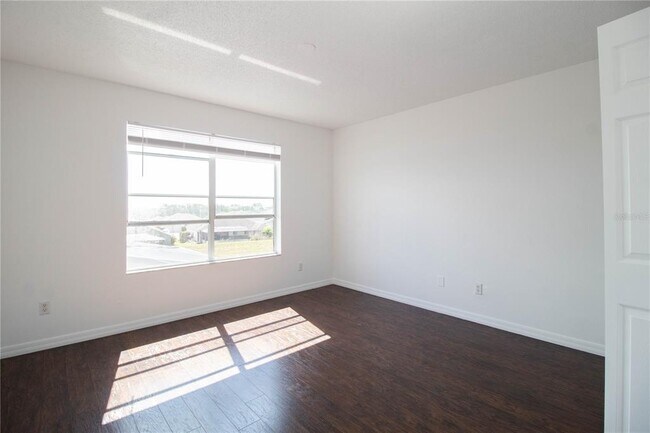 Building Photo - 667 Downing Cir
