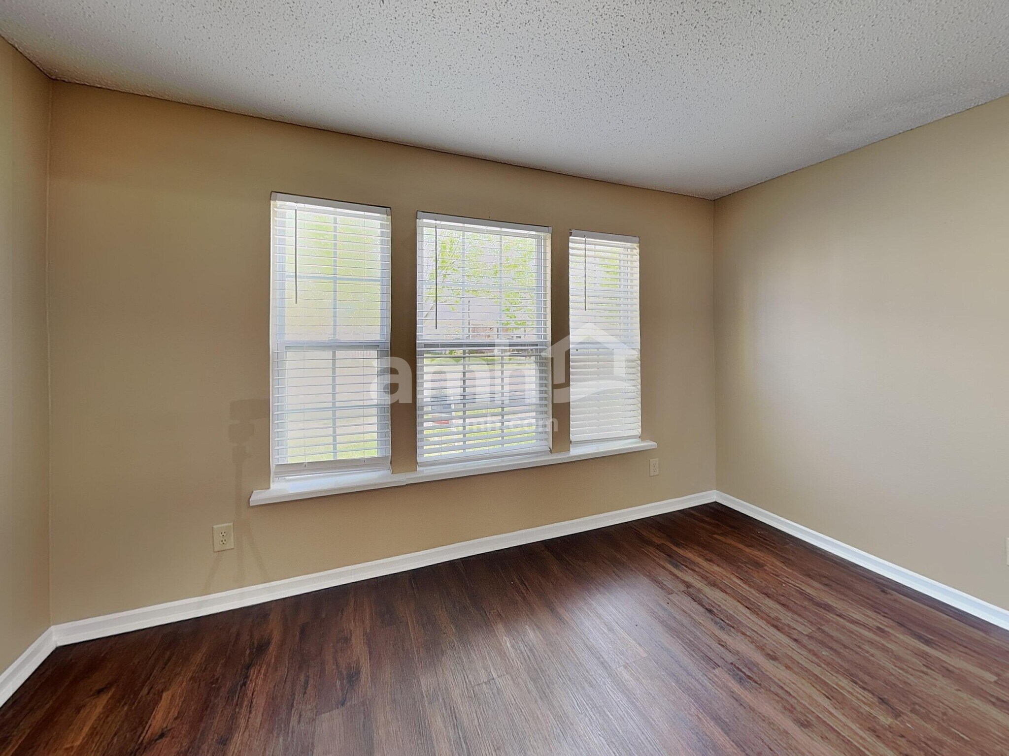 Building Photo - 12115 Maize Dr