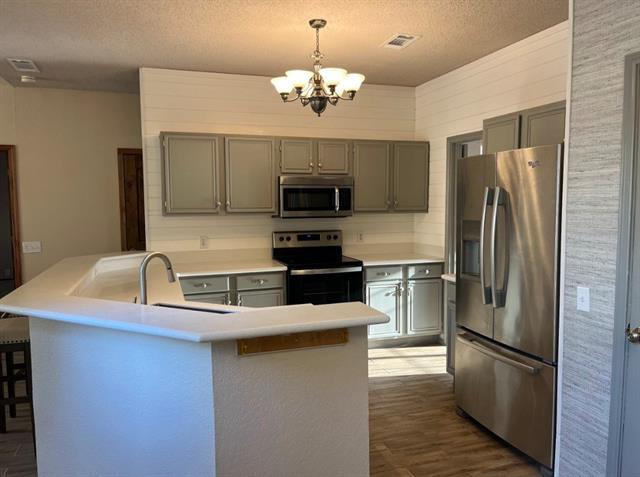 Building Photo - 4611 Shorewood Dr