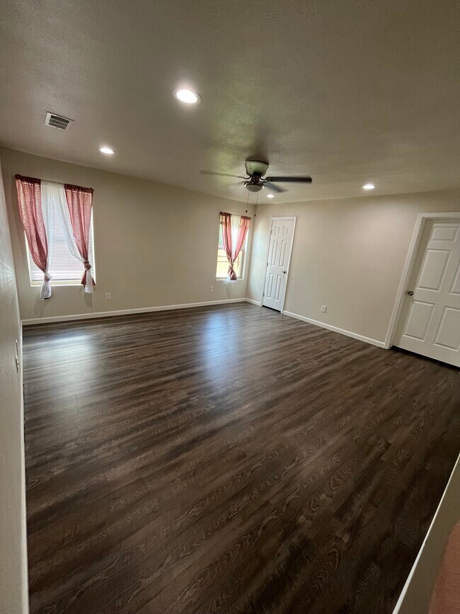 Master Bedroom - 1717 Tisinger Ave