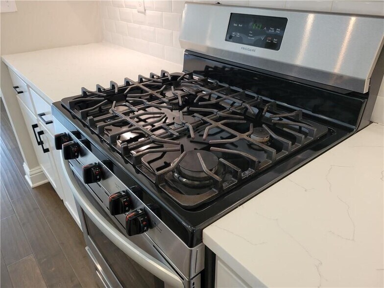 Building Photo - 222 Napa