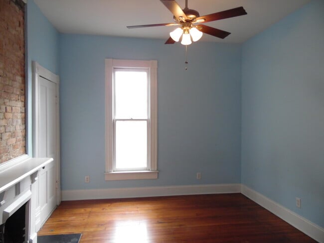 Building Photo - 706 W Maxwell St