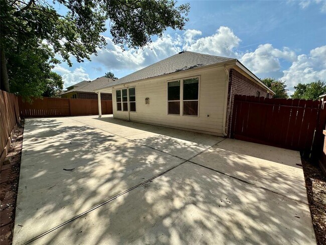 Building Photo - 951 Doire Dr