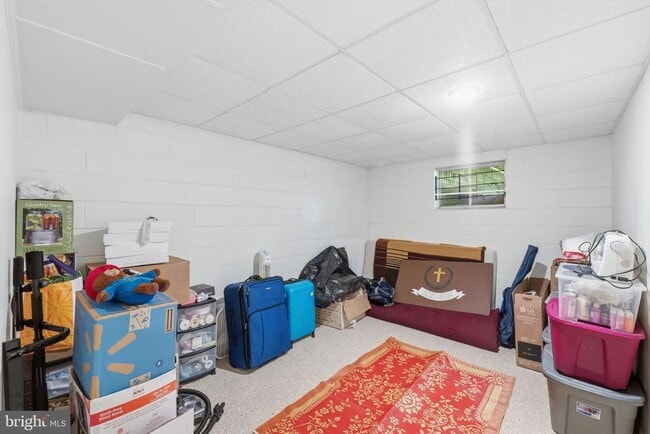 Building Photo - 9809 Sunset Dr