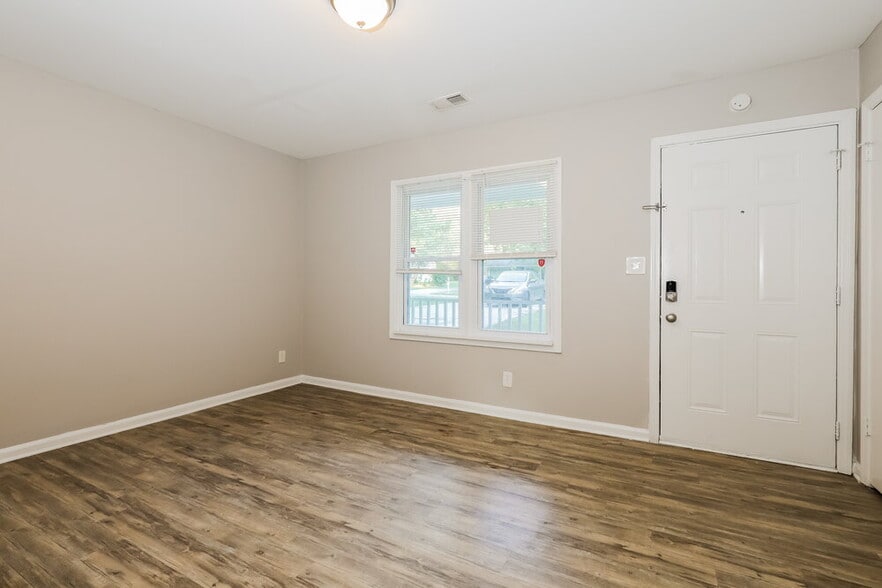 Building Photo - 8974 Sterling Ridge Ln