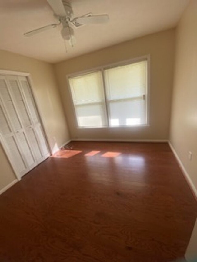 Building Photo - 1315 Trenton Ct