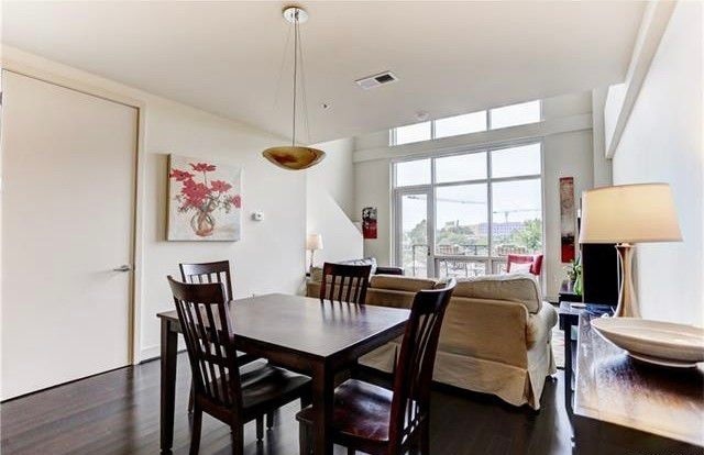 Building Photo - 1133 Metropolitan Ave