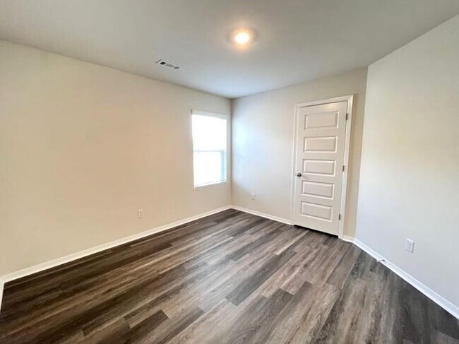 Building Photo - 2721 Elliott St