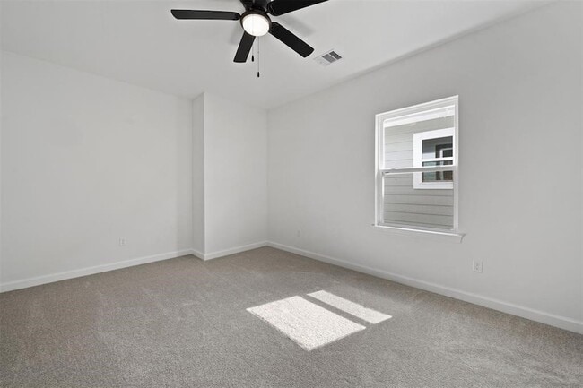Building Photo - 1071 St Clair St