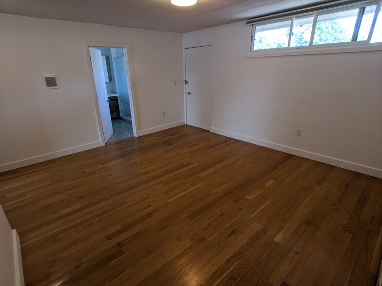 Building Photo - 345 Harvard St