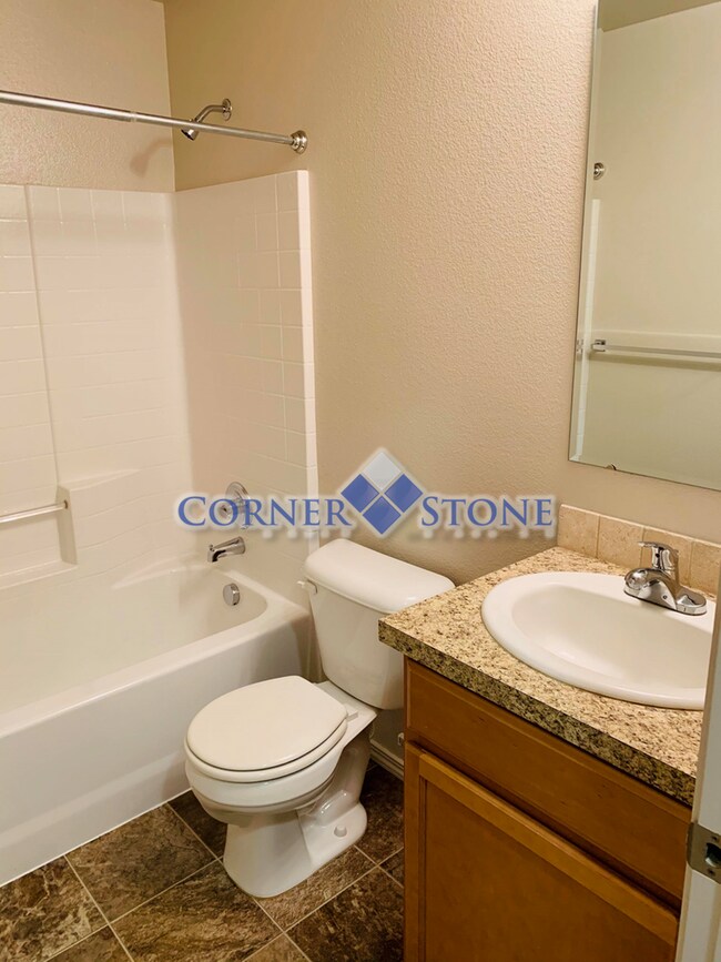 Building Photo - Great Home Near Settlers Park!