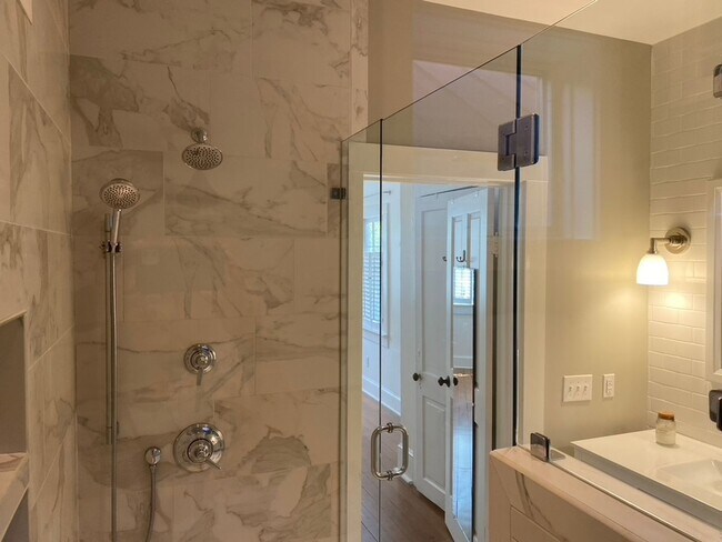 Building Photo - 1 Bedroom 1 Bath Furnished Condo in Harles...