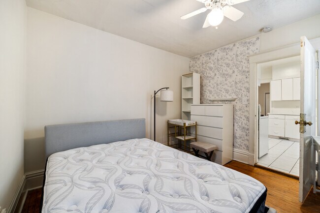 Building Photo - 1011 Garnett Pl