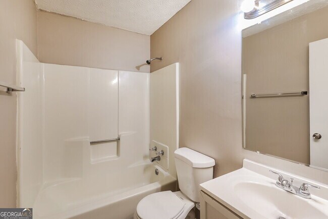 Building Photo - 3560 Satellite Blvd