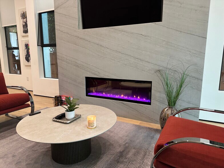 Building Photo - 738 N Sierra Bonita Ave