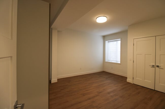 Building Photo - 54 West Avenue