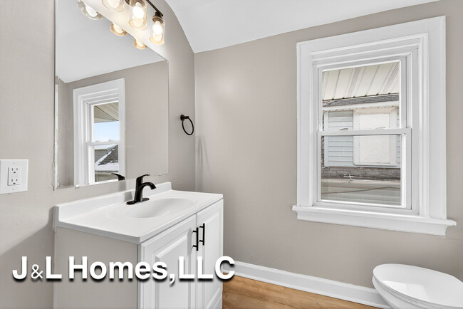 Building Photo - 888 Miller Ave