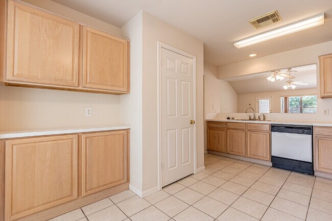 Building Photo - 6651 Rambling Trail Dr