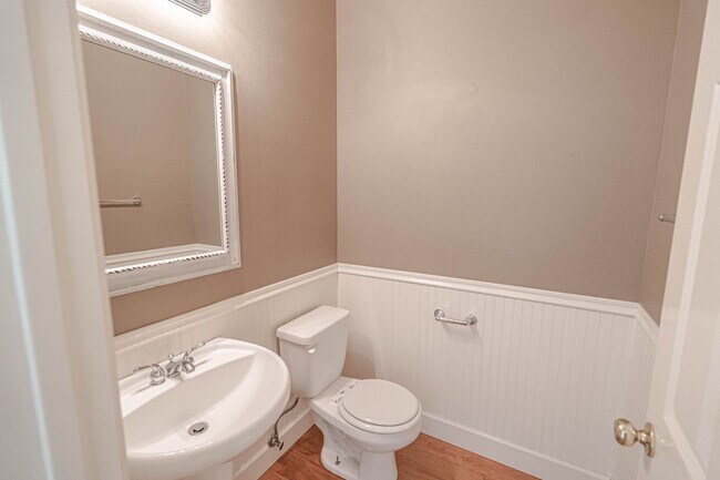 Building Photo - COMING SOON! 3 Bedroom Home for Rent in Santa Clarita!