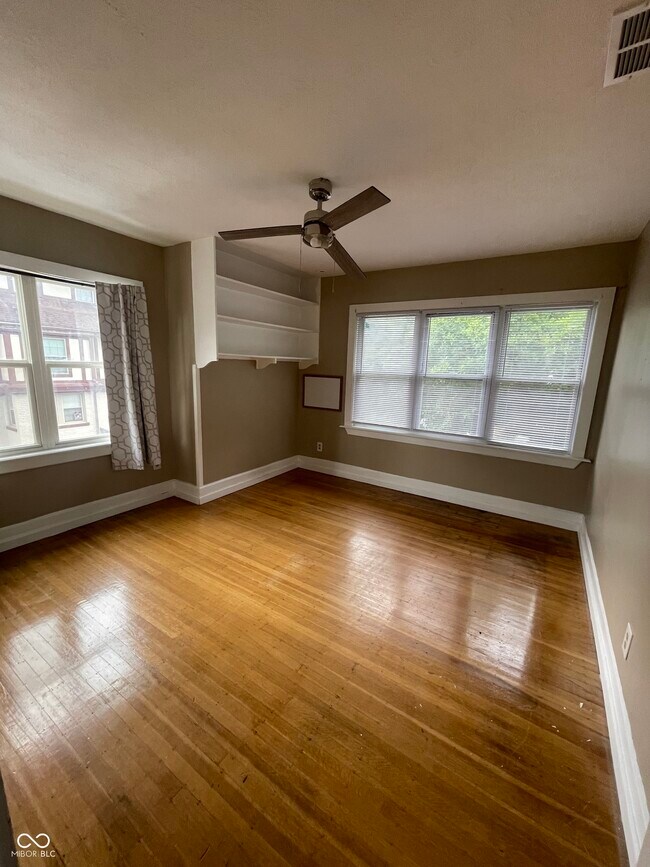 Building Photo - 117 E 36th St